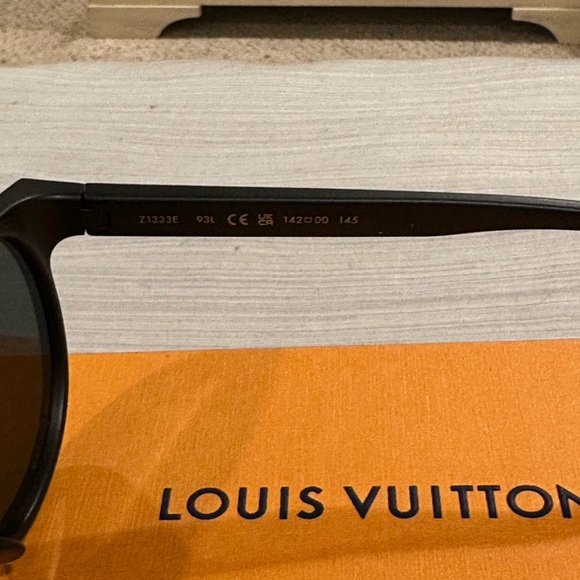 Louis Vuitton Waimea Round Sunglasses - Picture 8 of 11